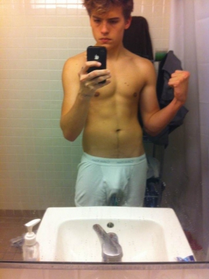 Dylan sprouse leaked nudes 630X844 jpeg