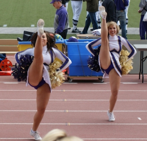 College cheerleaders high leg kicks 960X923 jpeg