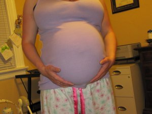 38 weeks pregnant belly 960X720 jpeg