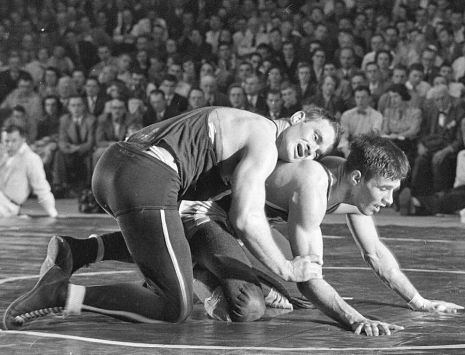 Wrestling starting position full size
