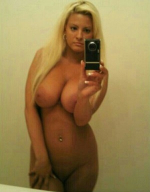Jessica simpson nude selfie 520X667 jpeg