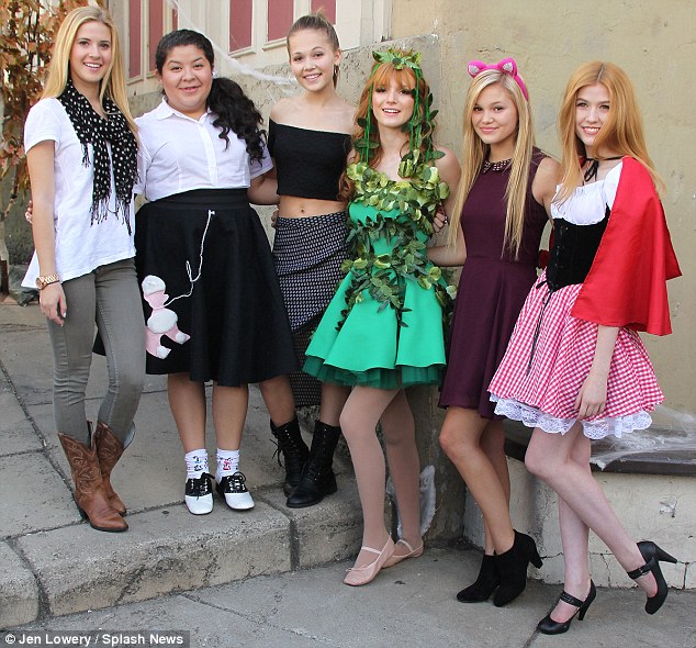 Kelli berglund and olivia holt bella thorne full size