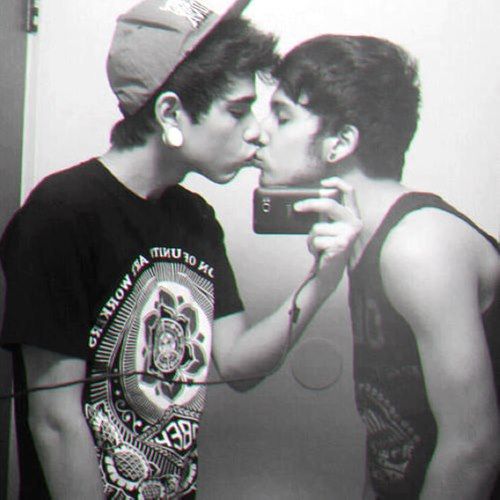 Cute gay guys kissing full size