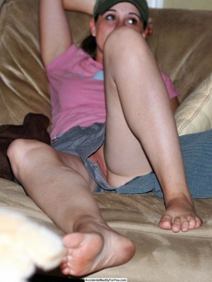 Accidental pussy slip oops 451X600 jpeg
