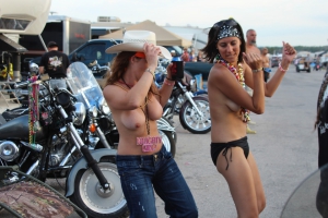 Sturgis biker rally women nude 960X640 jpeg