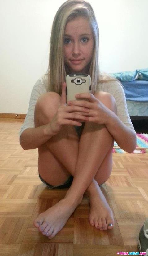 Pretty young teen girls feet full size