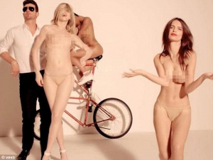 Robin thicke blurred lines nude 634X478 jpeg