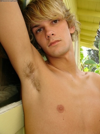 Hot shirtless blonde guys full size