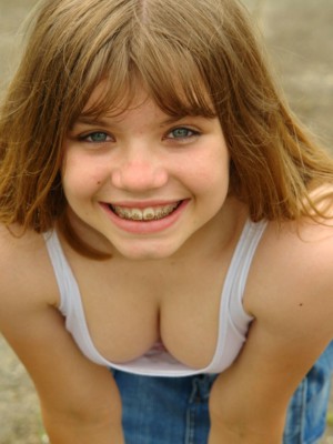 Src young teen with braces 960X1280 jpeg