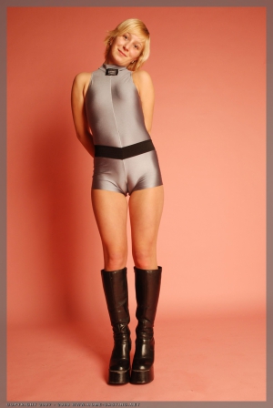 Teen camel toe 960X1434 jpeg