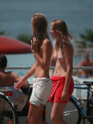 Real young teen candid 546X728 jpeg