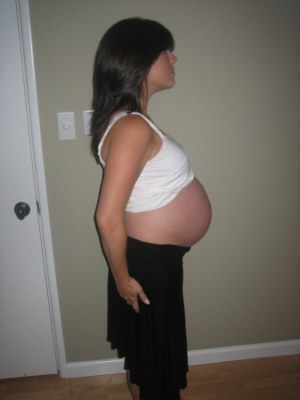 2 weeks pregnant belly overdue 960X1280 jpeg