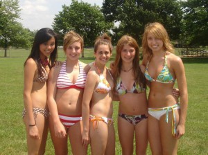 Non nude bikini girls group 960X719 jpeg