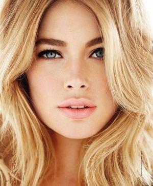 Blonde hair blue eyes beauty 498X604 jpeg