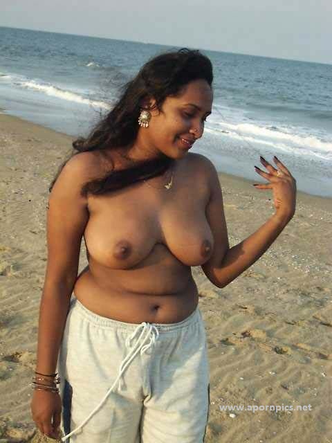 Indian desi nude girls on the beach full size