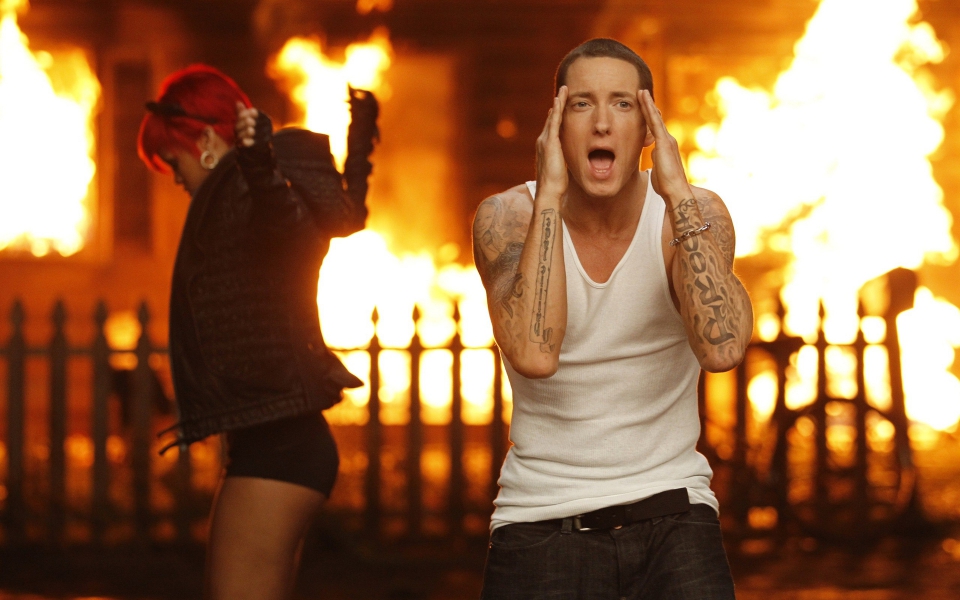 Rihanna and eminem love the way you lie full size
