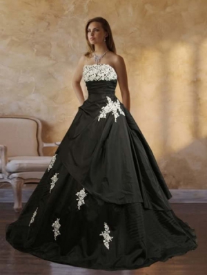 Black gothic wedding dresses 450X597 jpeg