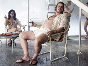 Christian bale american hustle 600X450 jpeg